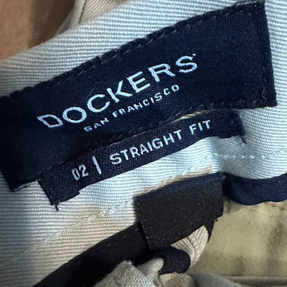 Dockers Straight Fit pants size  30/32 - Picture 3 of 4